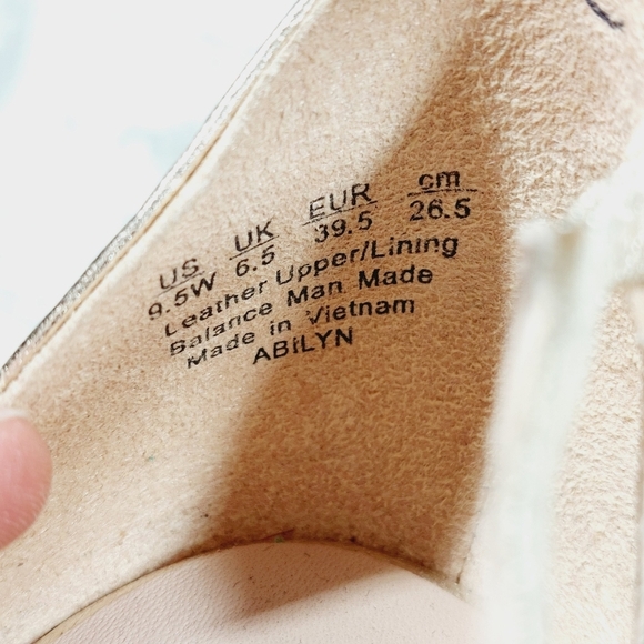 New Naturalizer 27 Edit Abilyn Wide Gold Leather Pointed Toe Heels K711 - Picture 13 of 14